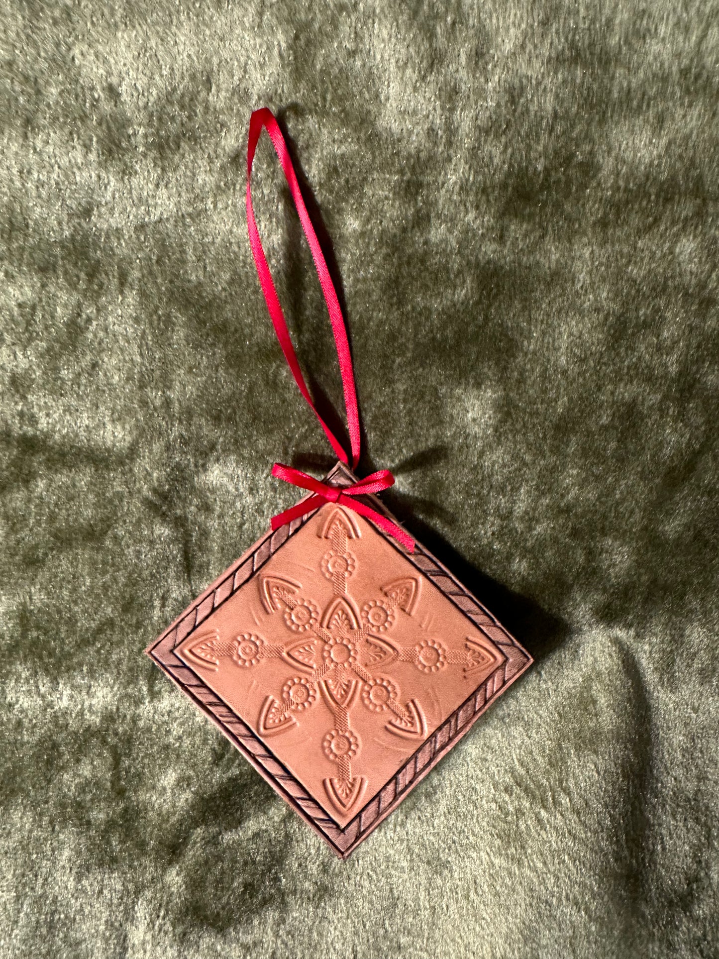 Rustic Snowflake Ornament - Black n Tan